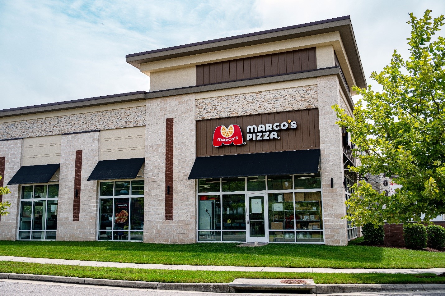 Featured image for “MARCO’S PIZZA® NAMED TO ENTREPRENEUR’S FRANCHISE 500 HALL OF FAME WHILE RANKING AS A 2023 FASTEST-GROWING FRANCHISE”